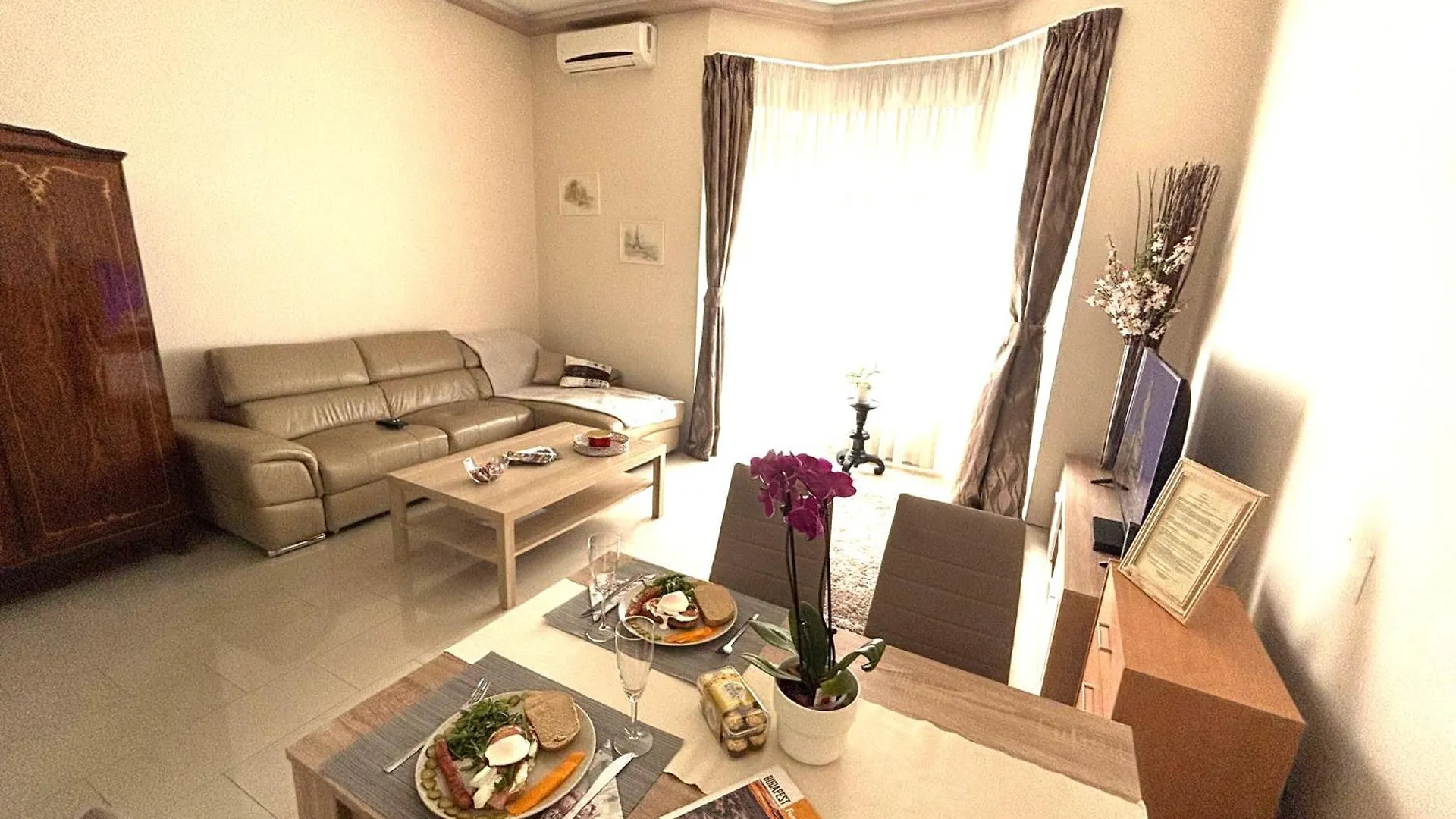 Riverside Mansion بودابست المجر