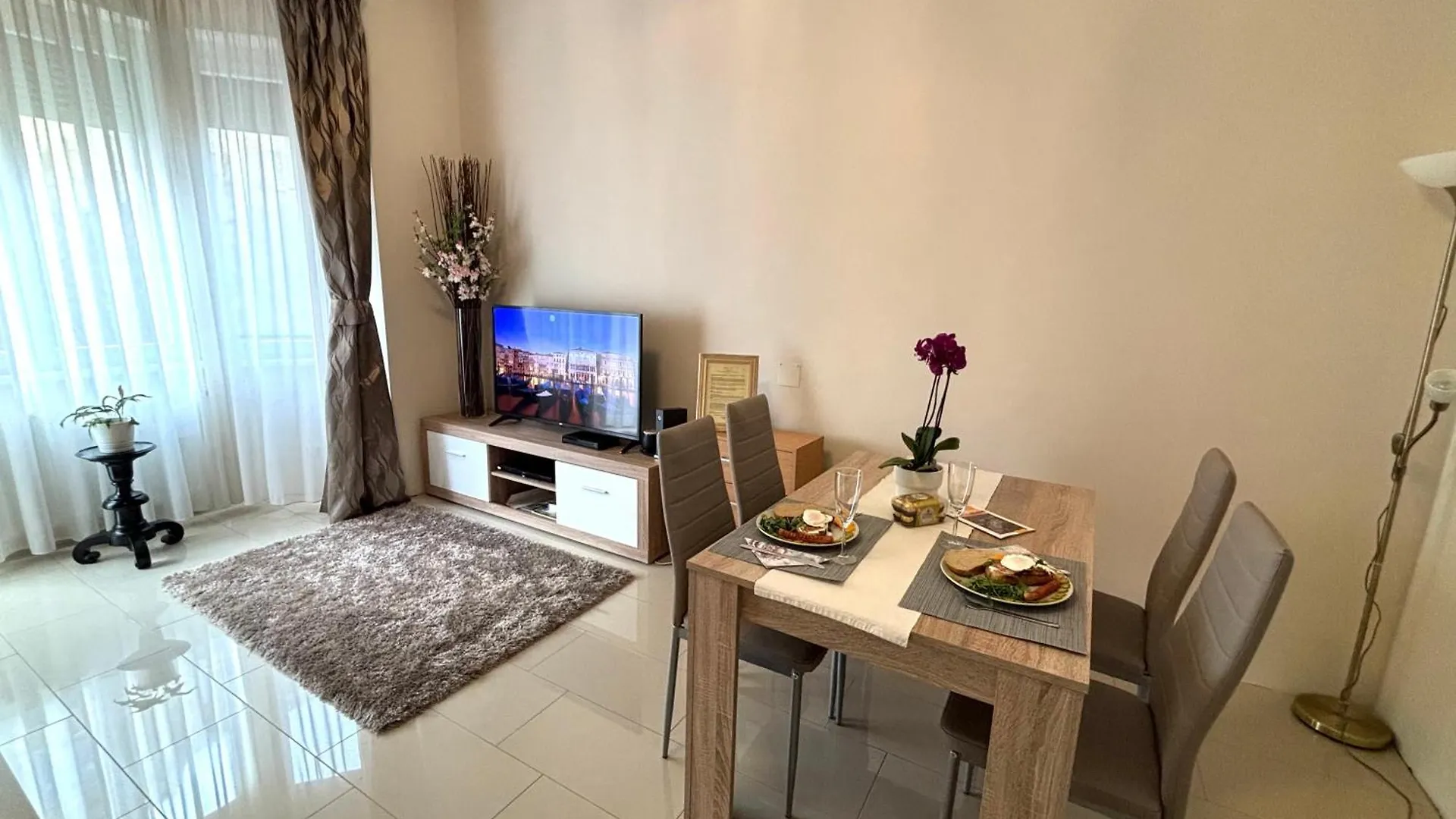 Riverside Mansion بودابست 0*,  المجر