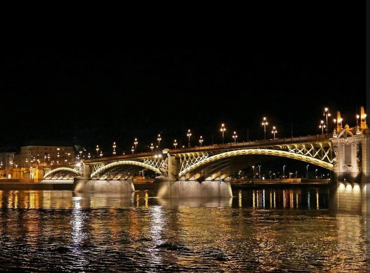 Lägenhet Riverside Mansion Budapest Ungern